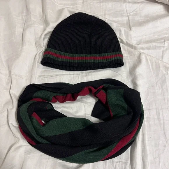 Gucci | Accessories | Gucci Vintage Web Stripe Scarf Beanie  display picture 1